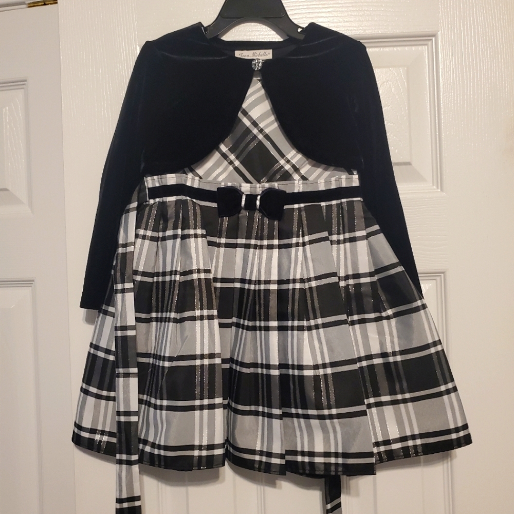 Jona Michelle black, white 4t dress and shrug
